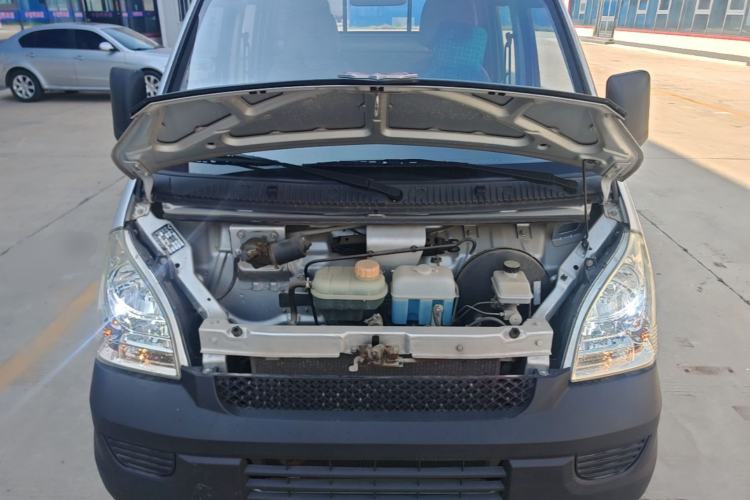 Used Wuling Rongguang Small Truck 2017 1.5L Double-Cab Basic Version L3C Engine Bay