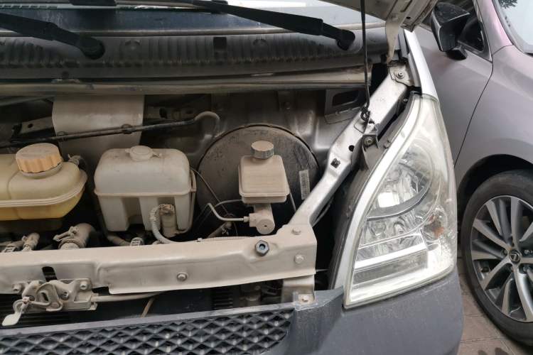 Used Wuling Rongguang Small Truck 2017 1.5L Single-Cab Basic Version L3C Engine Bay Left