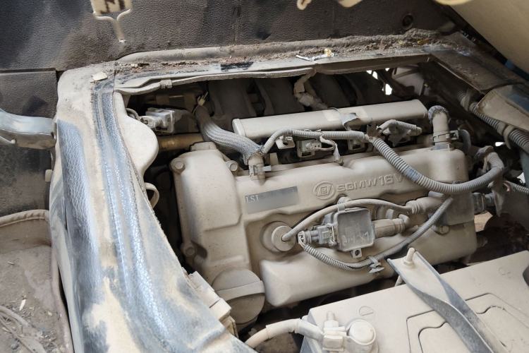 Used Wuling Rongguang Small Truck 2017 1.2L Double-Cab Basic Model LSI Engine Bay Right