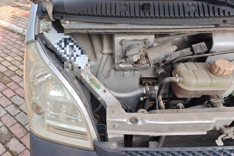 Used Wuling Rongguang Small Truck 2017 1.5L Single-Cab Basic Version L3C Engine Bay Right