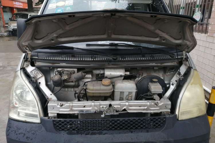 Used Wuling Rongguang Small Truck 2017 1.5L Single-Cab Basic Version L3C Engine Bay