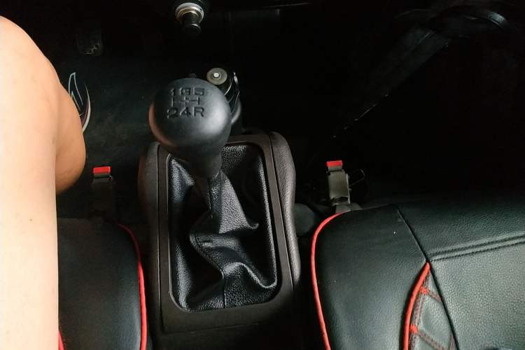 Used Wuling Rongguang Small Truck 2017 1.5L Double-Cab Basic Version L3C Gear Lever