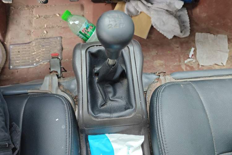 Used Wuling Rongguang Small Truck 2017 1.5L Single-Cab Basic Version L3C Gear Lever