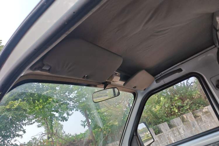 Used Wuling Rongguang Small Truck 2017 1.5L Single-Cab Basic Version L3C Headliner