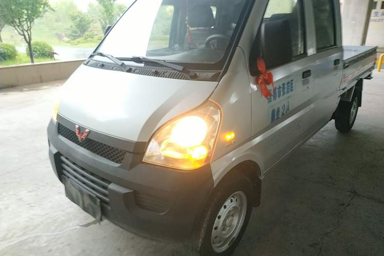 Used Wuling Rongguang Small Truck 2017 1.5L Double-Cab Basic Version L3C Left Front Headlight