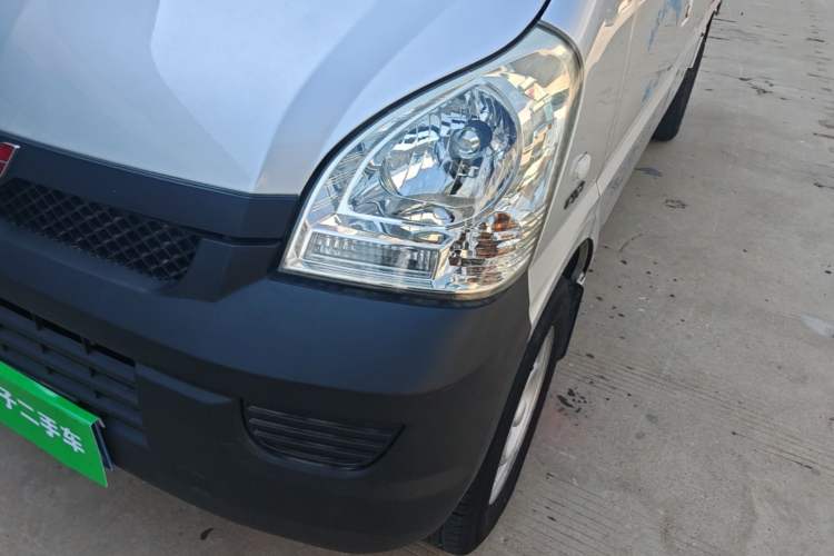 Used Wuling Rongguang Small Truck 2017 1.5L Double-Cab Basic Version L3C Left Front Headlight