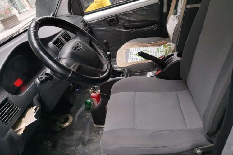 Used Wuling Rongguang Small Truck 2017 1.5L Single-Cab Basic Version L3C Left Front Seat