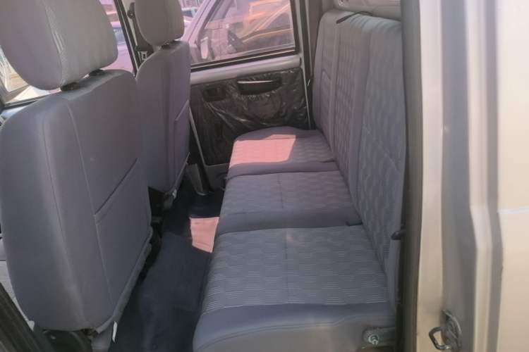 Used Wuling Rongguang Small Truck 2017 1.2L Double-Cab Basic Model LSI Left Rear Seat