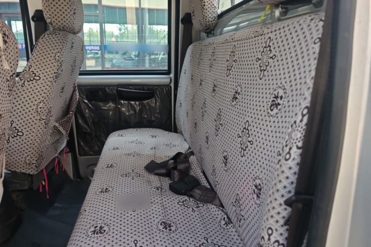 Used Wuling Rongguang Small Truck 2017 1.5L Double-Cab Basic Version L3C Left Rear Seat