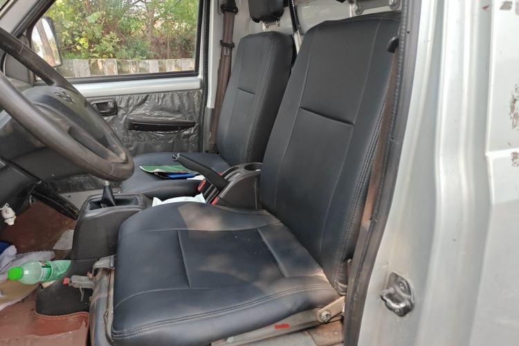 Used Wuling Rongguang Small Truck 2017 1.5L Single-Cab Basic Version L3C Left Rear Seat