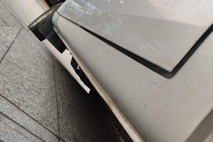 Used Wuling Rongguang Small Truck 2017 1.5L Double-Cab Basic Version L3C Left Side Sill