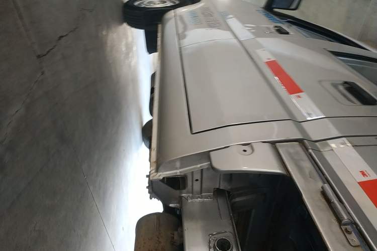 Used Wuling Rongguang Small Truck 2017 1.5L Double-Cab Basic Version L3C Left Side Sill