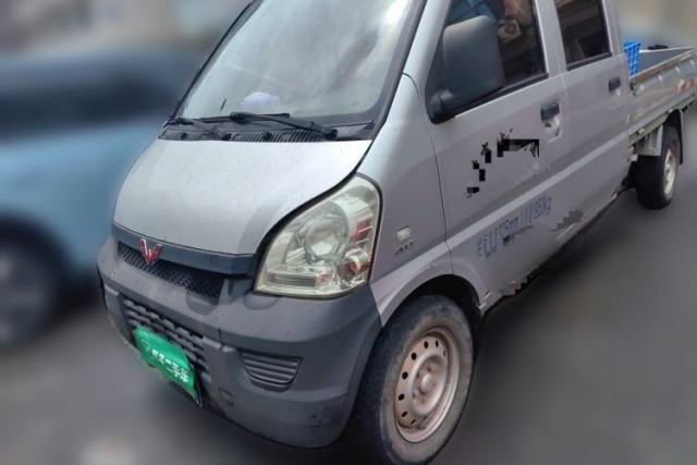 Używany Wuling Rongguang Small Truck 2017 1.5L Double-Cab Basic Version L3C