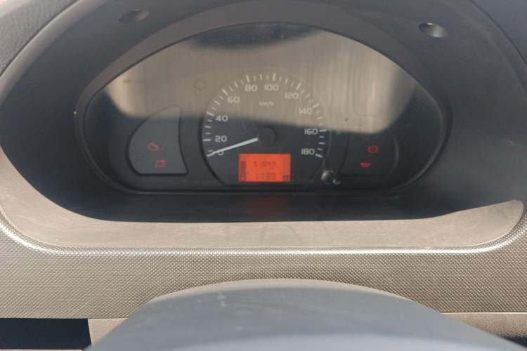 Used Wuling Rongguang Small Truck 2017 1.5L Single-Cab Basic Version L3C Odometer Close Up