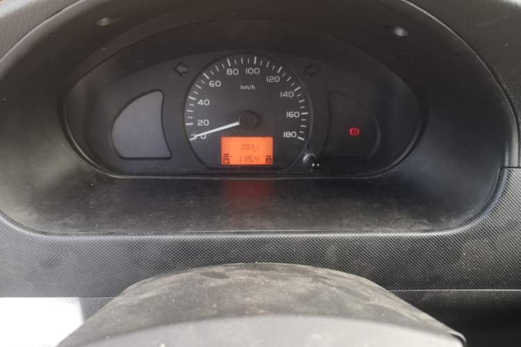 Used Wuling Rongguang Small Truck 2017 1.5L Double-Cab Basic Version L3C Odometer Close Up