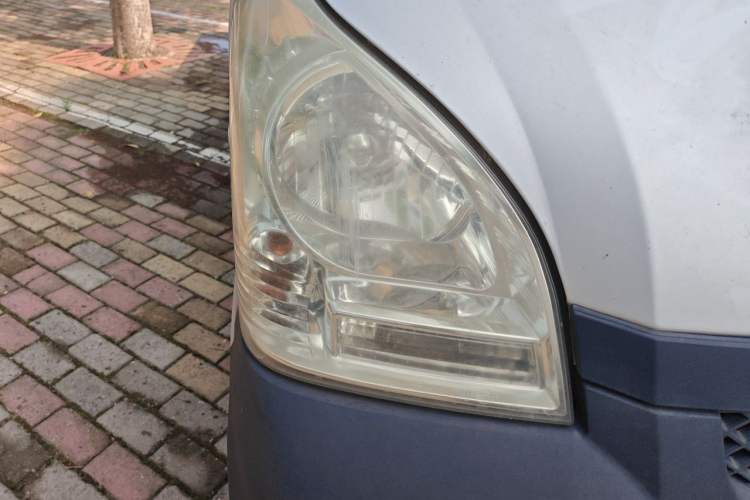 Used Wuling Rongguang Small Truck 2017 1.5L Single-Cab Basic Version L3C Right Front Headlight