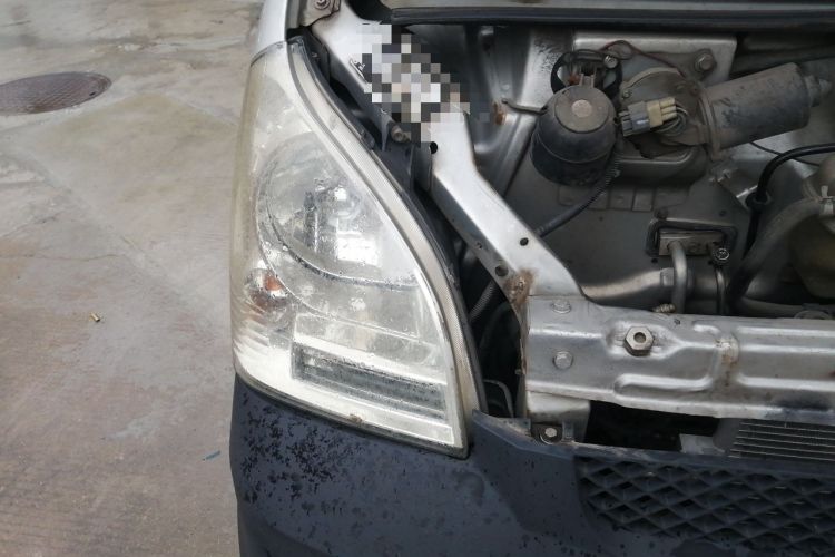 Used Wuling Rongguang Small Truck 2017 1.5L Single-Cab Basic Version L3C Right Front Headlight