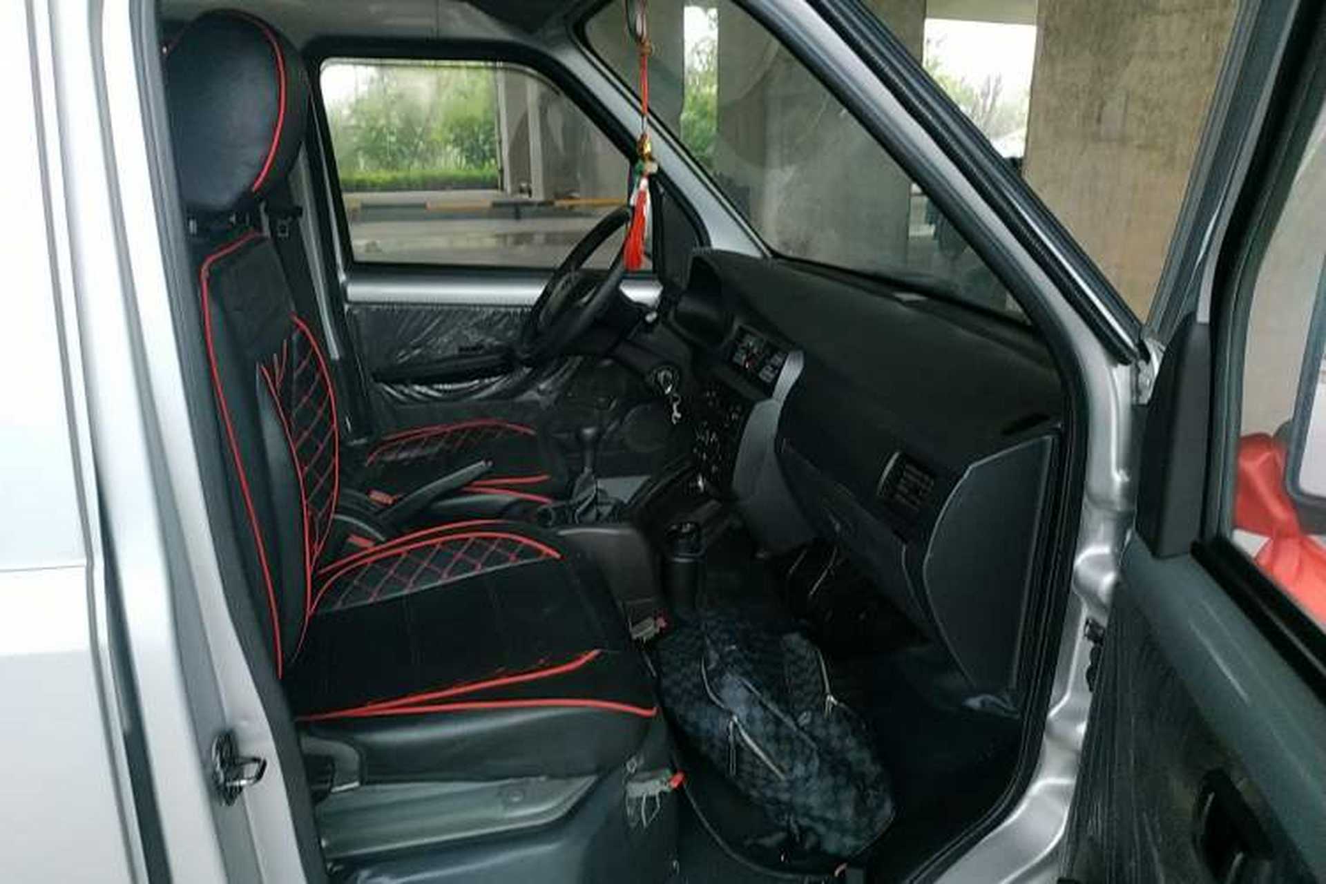Used Wuling Rongguang Small Truck 2017 1.5L Double-Cab Basic Version L3C Right Front Seat