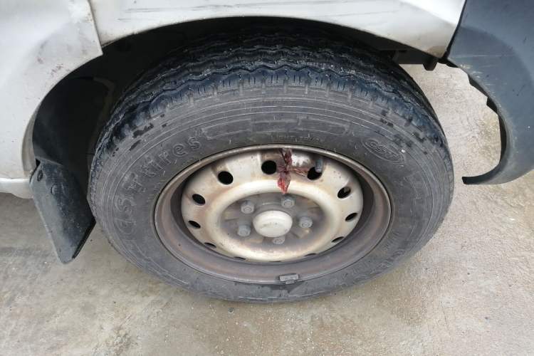 Used Wuling Rongguang Small Truck 2017 1.5L Single-Cab Basic Version L3C Right Front Wheel Hub