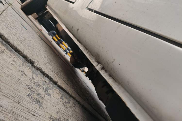 Used Wuling Rongguang Small Truck 2017 1.5L Double-Cab Basic Version L3C Right Side Sill