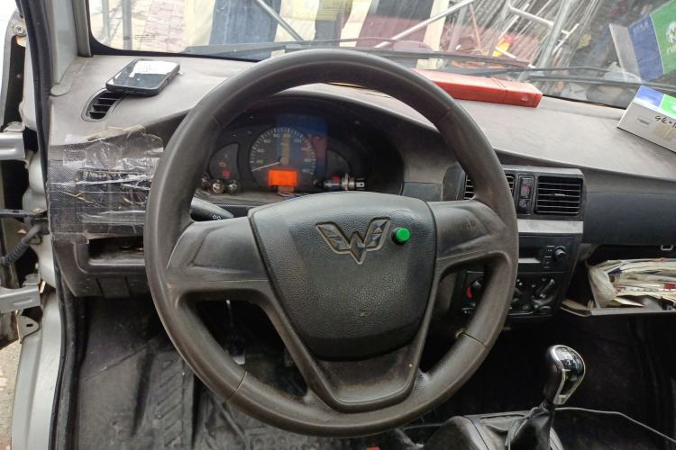 Used Wuling Rongguang Small Truck 2017 1.2L Single-Row Basic Model LSI Steering Wheel