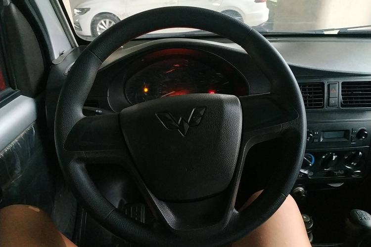 Used Wuling Rongguang Small Truck 2017 1.5L Double-Cab Basic Version L3C Steering Wheel