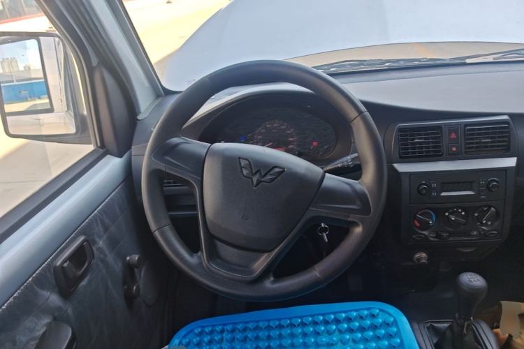 Used Wuling Rongguang Small Truck 2017 1.5L Double-Cab Basic Version L3C Steering Wheel