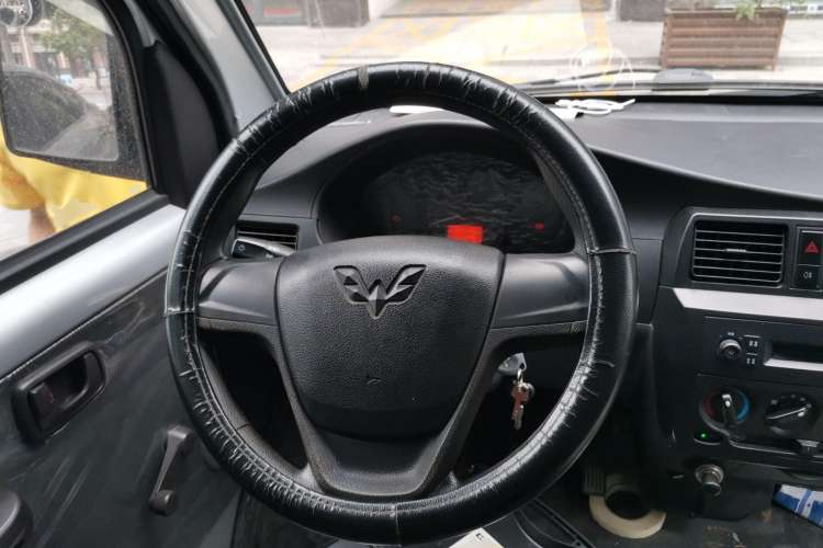 Used Wuling Rongguang Small Truck 2017 1.5L Single-Cab Basic Version L3C Steering Wheel