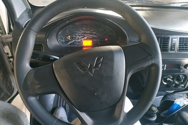 Used Wuling Rongguang Small Truck 2017 1.5L Double-Cab Basic Version L3C Steering Wheel