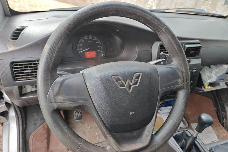 Used Wuling Rongguang Small Truck 2017 1.5L Single-Cab Basic Version L3C Steering Wheel