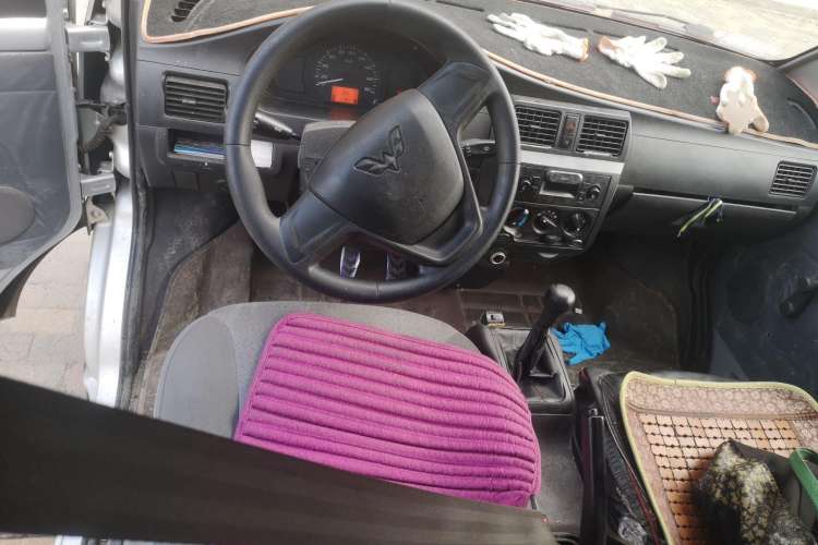Used Wuling Rongguang Small Truck 2017 1.5L Double-Cab Basic Version L3C Steering Wheel