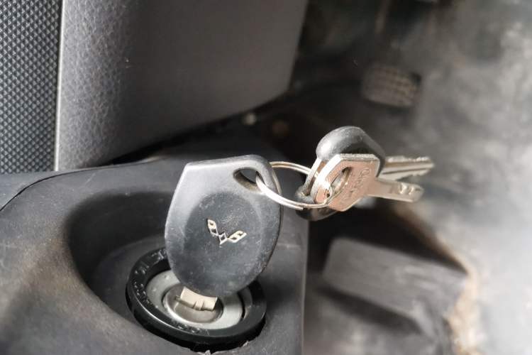 Used Wuling Rongguang Small Truck 2017 1.5L Single-Cab Basic Version L3C Vehicle Key
