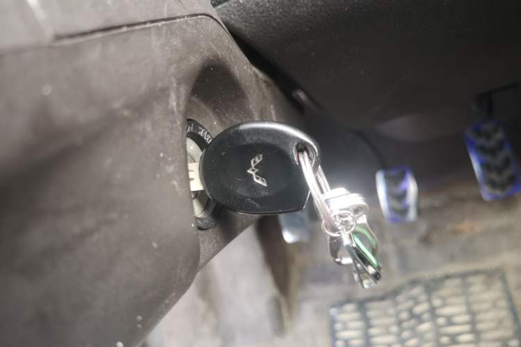 Used Wuling Rongguang Small Truck 2017 1.5L Double-Cab Basic Version L3C Vehicle Key