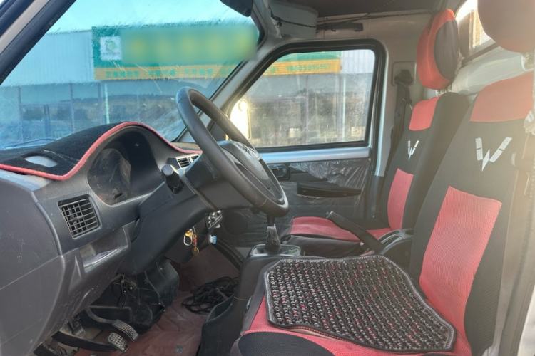 Used Wuling Rongguang Small Truck 2017 1.5L Single-Cab Basic Version L3C Interior 2