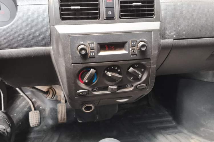 Used Wuling Rongguang Small Truck  Audio And AC Panel