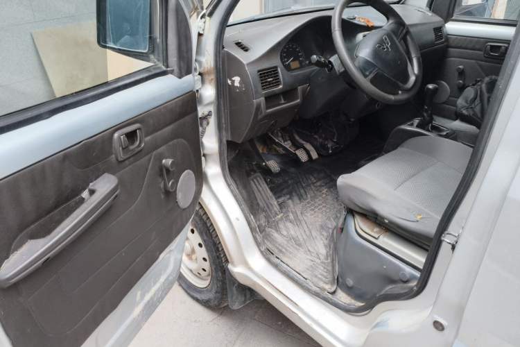 Used Wuling Rongguang Small Truck  Driver Seat