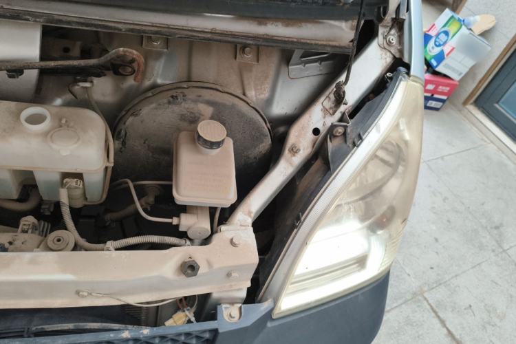 Used Wuling Rongguang Small Truck  Engine Bay Left