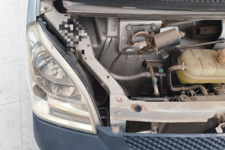 Used Wuling Rongguang Small Truck  Engine Bay Right