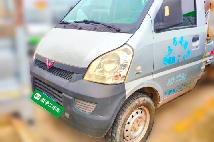 Used Wuling Rongguang Small Truck 2018 1.5L New Card Single-Row L3C Front