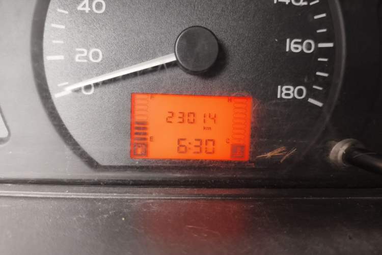 Used Wuling Rongguang Small Truck  Odometer Close Up