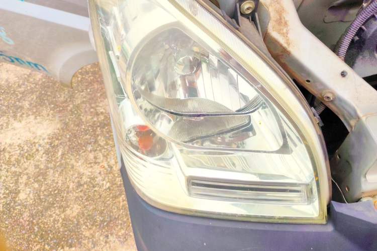 Used Wuling Rongguang Small Truck 2018 1.5L New Card Single-Row L3C Right Front Headlight