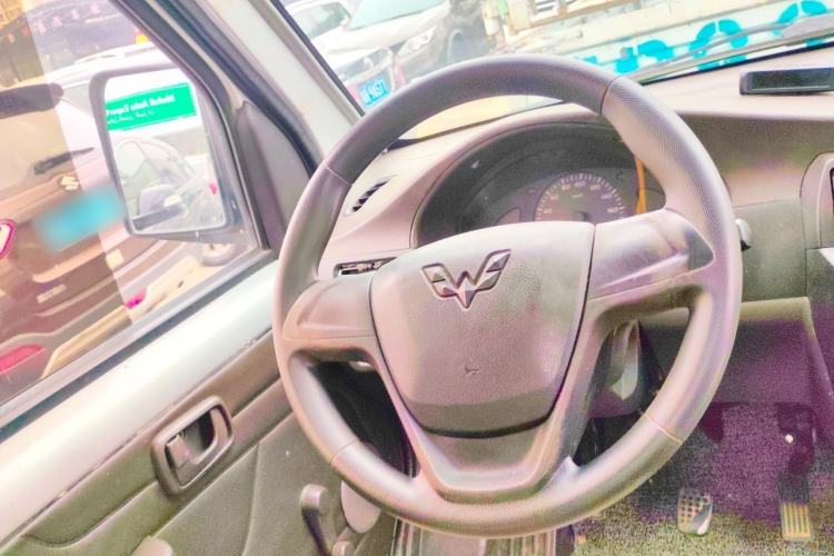 Used Wuling Rongguang Small Truck 2018 1.5L New Card Single-Row L3C Steering Wheel