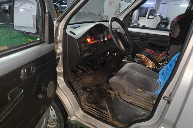 Used Wuling Rongguang Small Truck 2019 1.2L Base Model Single-Row LSI Driver Seat
