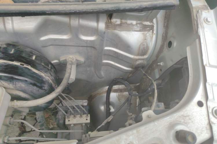 Used Wuling Rongguang Small Truck 2019 1.2L Base Model Single-Row LSI Engine Bay Left