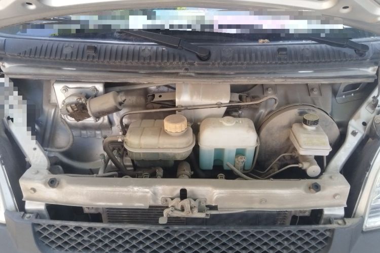 Used Wuling Rongguang Small Truck 2019 1.5L Base Single-Row Emission Standard VI L3C Engine Bay