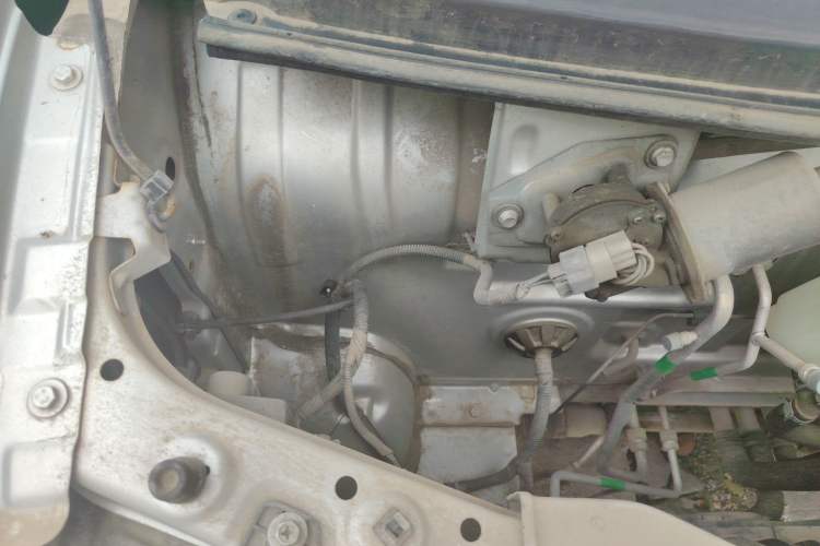 Used Wuling Rongguang Small Truck 2019 1.2L Base Model Single-Row LSI Engine Bay Right