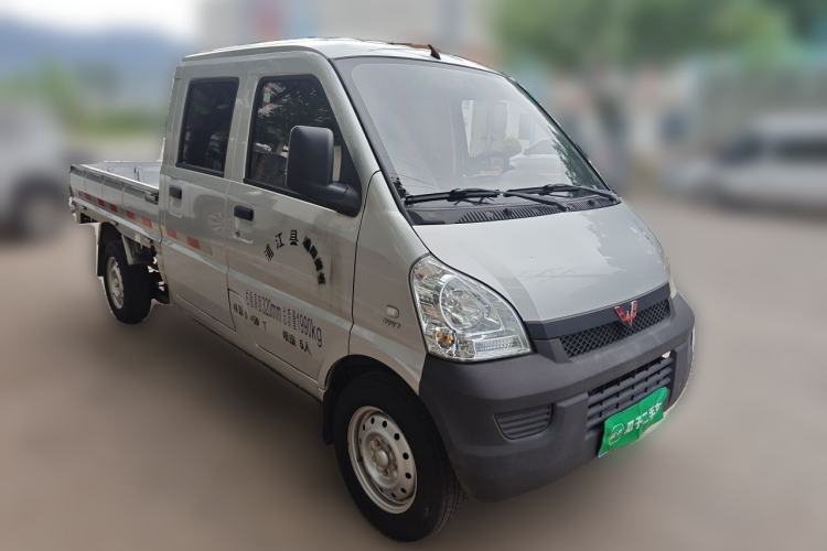 Used Wuling Rongguang Small Truck 2019 1.5L Base Version Double-Cab Euro VI L3C Front Right 45 Deg