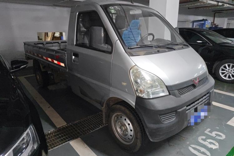 Used Wuling Rongguang Small Truck 2019 1.2L Base Model Single-Row LSI Front Right 45 Deg