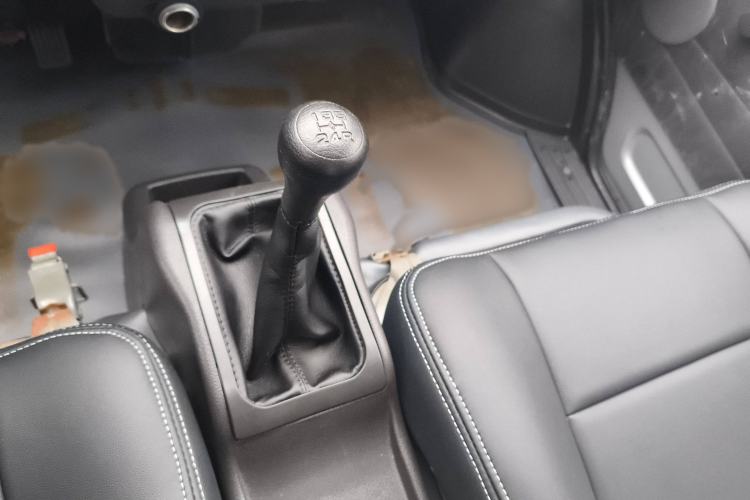 Used Wuling Rongguang Small Truck 2019 1.2L Base Model Single-Row LSI Gear Lever