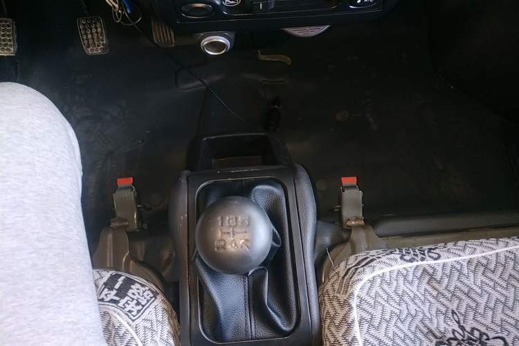 Used Wuling Rongguang Small Truck 2019 1.5L Base Single-Row Emission Standard VI L3C Gear Lever